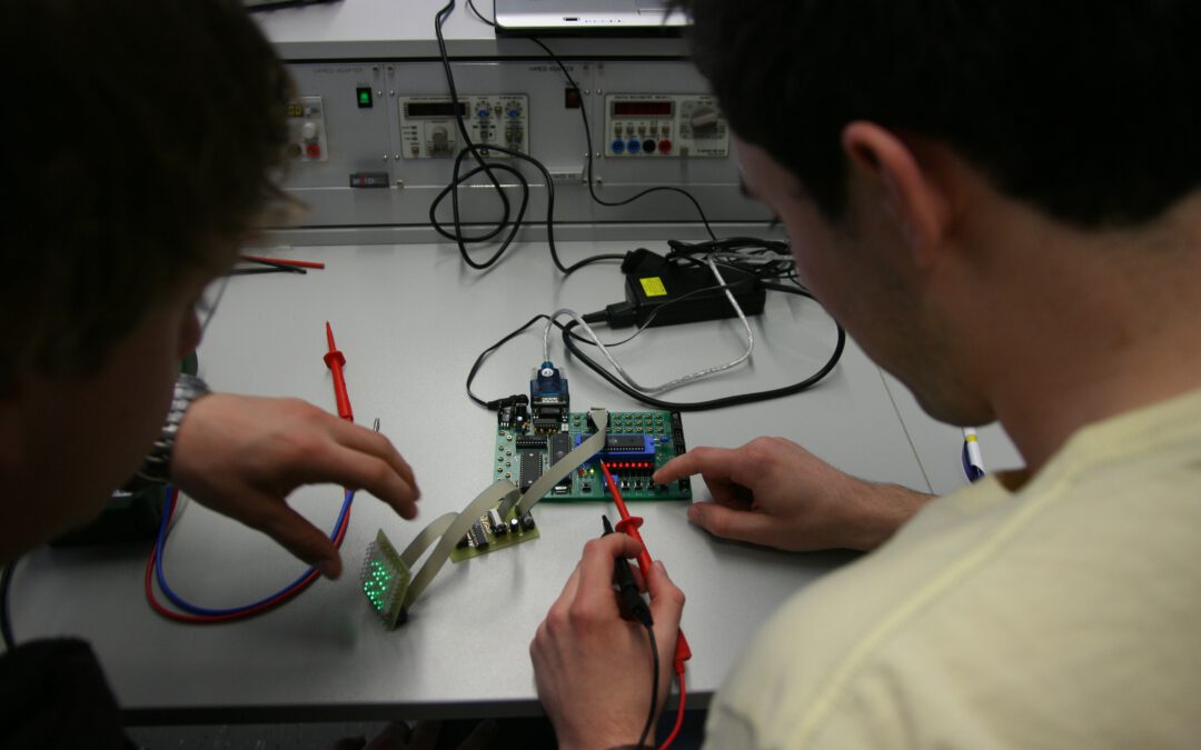 Wahlpflichtunterricht WP I – Jahrgangsstufe 10: Einführung in die Mechatronik – Sensoren in der Technik